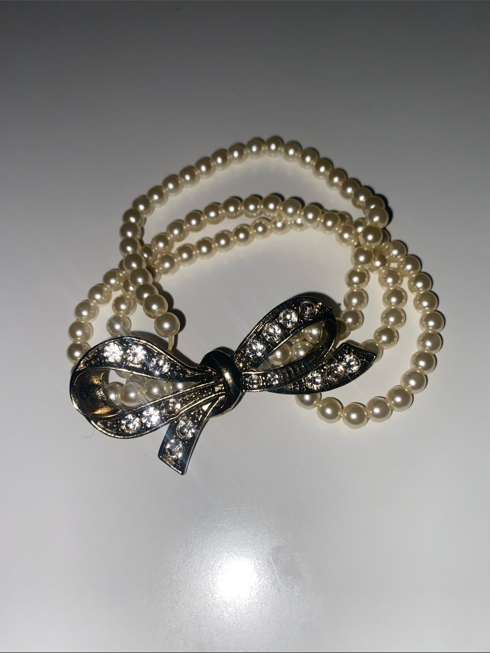 Pearl Bead Bracelet with Rhinestone Bow Accent